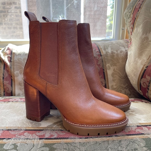 Tory Burch Chelsea 70mm Lug Bootie (Women). Size 9.5 Women 
N12-9 - Picture 1 of 10